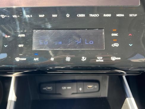 Used 2024 Hyundai Tucson Limited AWD/4WD image 20
