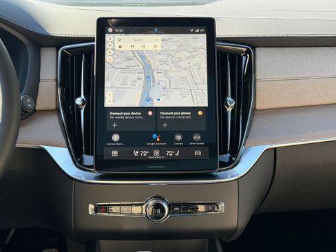 New 2026 Volvo XC90 B6 Plus w/ Protection Package Premier image 12