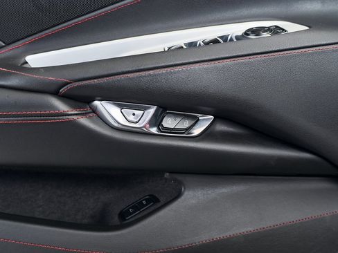 Used 2022 Chevrolet Corvette Stingray Convertible w/ 1LT image 18