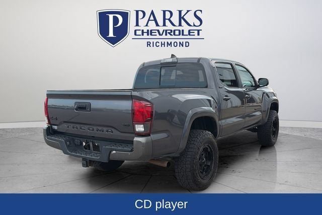Used 2018 Toyota Tacoma SR5 AWD/4WD image 8