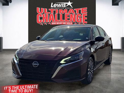 Used 2024 Nissan Altima 2.5 SV image 1