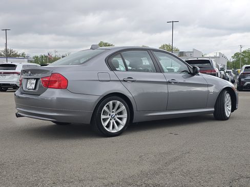 Used 2011 BMW 328i xDrive Sedan AWD/4WD image 7