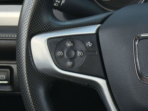 Certified 2023 GMC Acadia SLE w/ Driver Convenience Package image 13