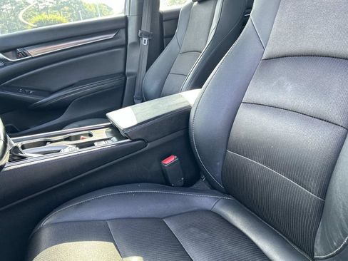 Used 2019 Honda Accord Sport image 19