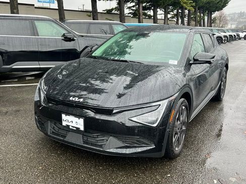 New 2025 Kia EV6 Light w/ Light LR Technology Package image 3