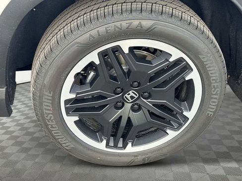 New 2026 Honda Pilot Touring image 10