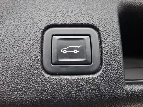 Used 2020 Chevrolet Equinox LT image 30