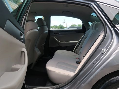 Used 2019 Hyundai Sonata SE FWD image 19