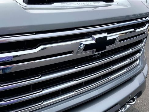 Used 2024 Chevrolet Silverado 3500 High Country w/ High Country Premium Package AWD/4WD image 30