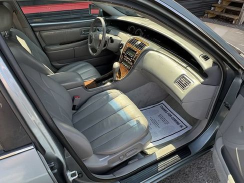 Used 2001 Toyota Avalon XLS FWD image 17