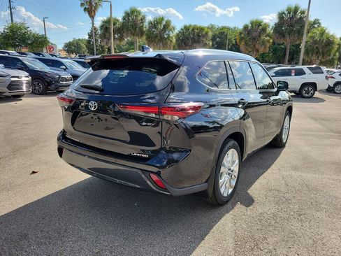 New 2026 Toyota Highlander Limited AWD/4WD image 3