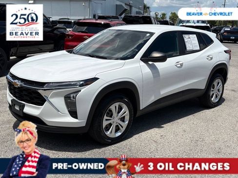 Used 2024 Chevrolet Trax LS FWD image 1