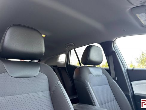 Used 2024 Chevrolet Trax LT FWD image 18