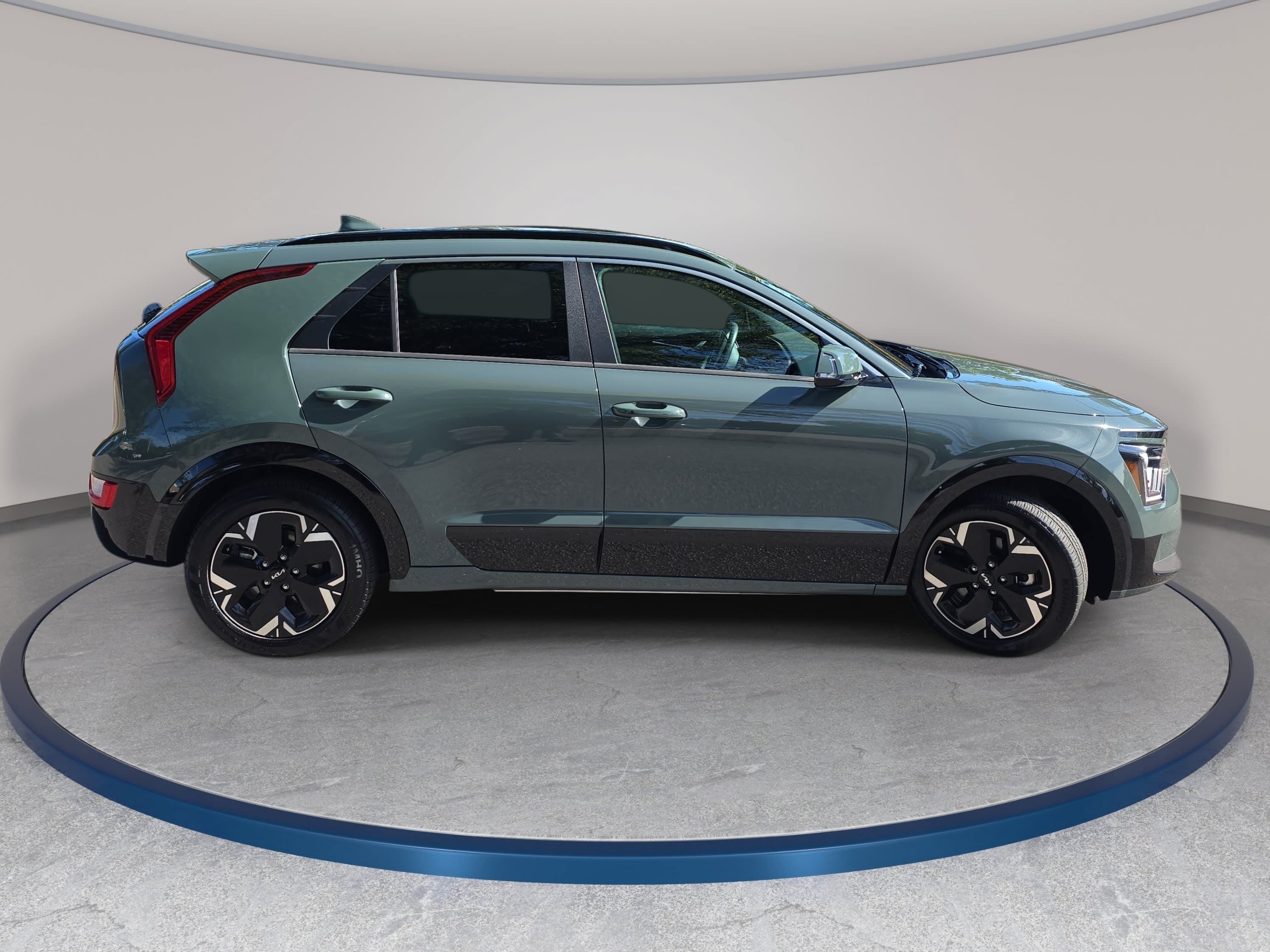 Used 2025 Kia Niro Wind FWD image 4