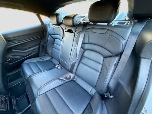 Used 2021 Porsche Taycan image 24