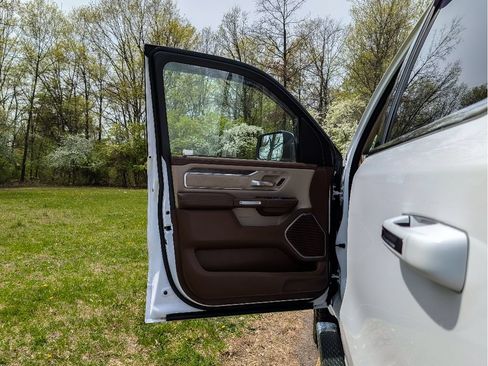 Used 2020 RAM 1500 Laramie AWD/4WD image 10