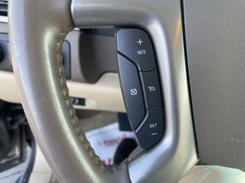 Used 2011 Chevrolet Suburban LTZ image 15