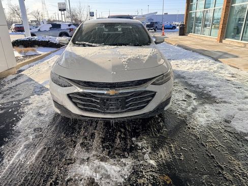 Used 2025 Chevrolet Malibu LS image 4