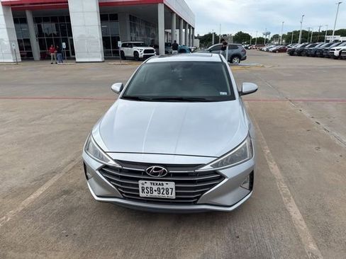 Used 2019 Hyundai Elantra Value Edition w/ Cargo Package FWD image 2