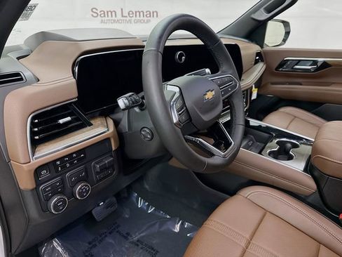 Used 2025 Chevrolet Tahoe High Country image 11