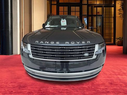 New 2025 Land Rover Range Rover Long Wheelbase SE AWD/4WD image 6