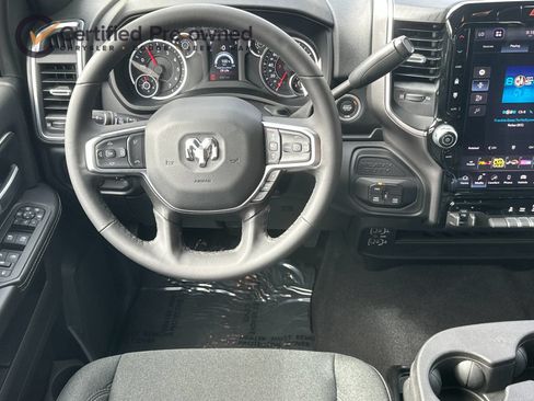 Used 2025 RAM 2500 Big Horn AWD/4WD image 15