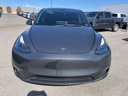 Used 2023 Tesla Model Y Performance AWD/4WD image 2