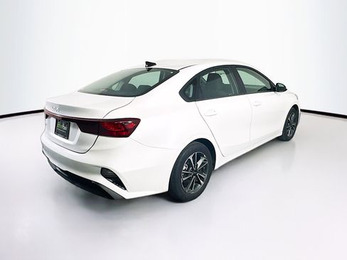 Used 2024 Kia Forte LXS image 9