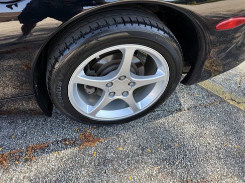 Used 2002 Chevrolet Corvette Convertible w/ Preferred Equipment Group2 image 10