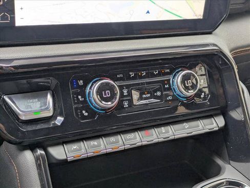 Used 2025 GMC Sierra 1500 AT4 w/ AT4 Premium Package AWD/4WD image 16