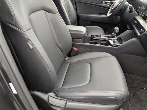 Used 2024 Kia Sportage EX image 28