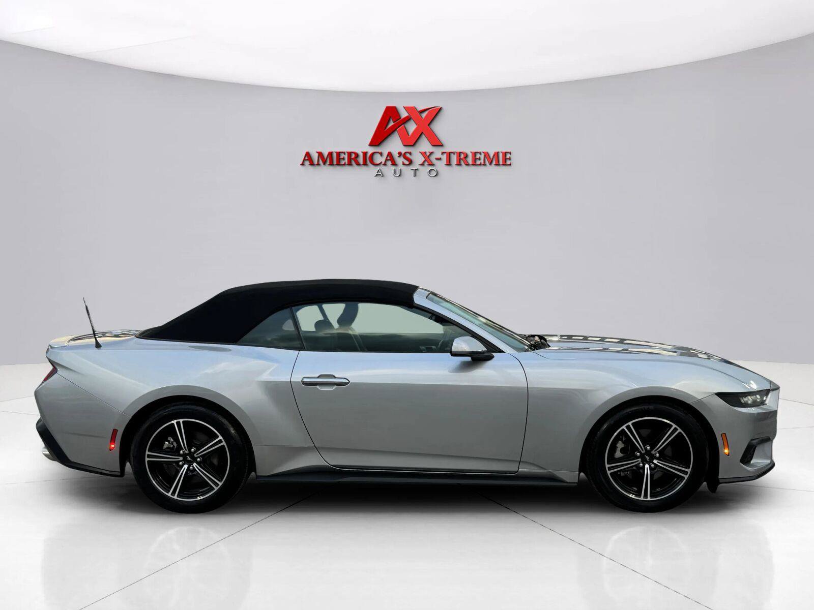 Used 2025 Ford Mustang Premium RWD image 7