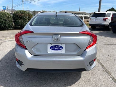 Used 2017 Honda Civic EX image 4