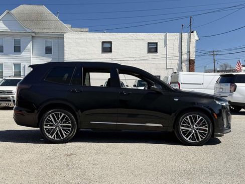 Used 2025 Cadillac XT6 Sport w/ LPO, Floor Liner Package AWD/4WD image 8