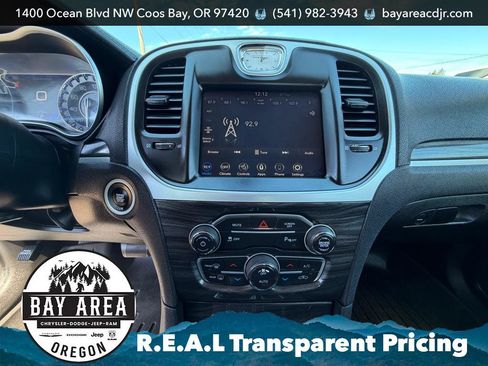 Used 2022 Chrysler 300 Touring L RWD image 22