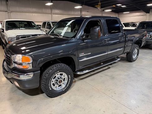 Used 2005 GMC Sierra 2500 SLT w/ Heavy-Duty Power Package AWD/4WD image 13