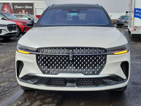 New 2026 Lincoln Nautilus Reserve image 2