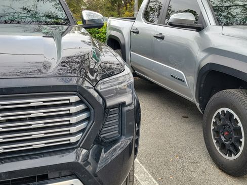 Used 2024 Toyota Tacoma Limited image 3