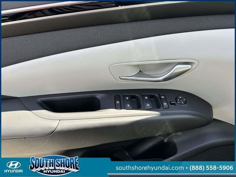 Certified 2023 Hyundai Tucson SEL w/ Convenience Package FWD image 18