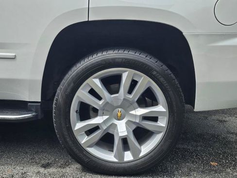 Used 2019 Chevrolet Tahoe Premier AWD/4WD image 18