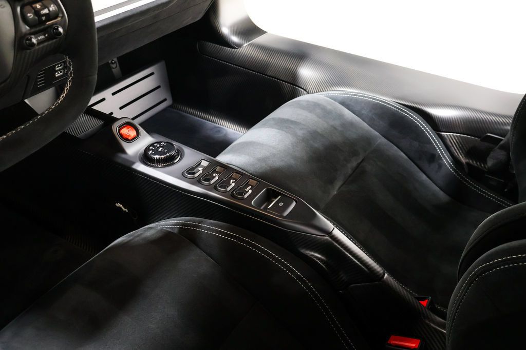 Used 2020 Ford GT Carbon Series RWD image 46