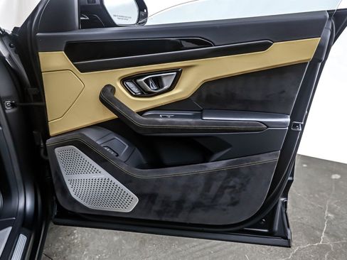 Used 2023 Lamborghini Urus S image 23