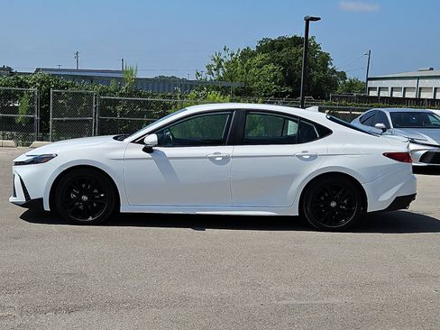 Certified 2025 Toyota Camry SE FWD image 2