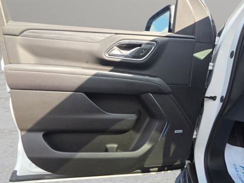 Used 2024 GMC Yukon SLT w/ SLT Premium Package image 30