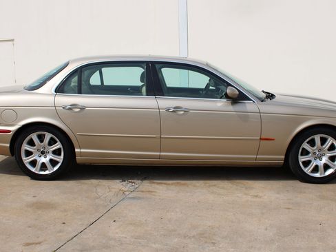 Used 2005 Jaguar XJ8 RWD image 31