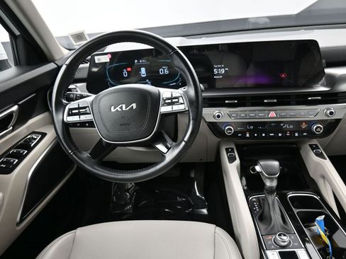 Used 2024 Kia Telluride S image 19