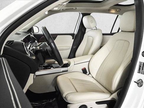 Certified 2022 Mercedes-Benz GLB 250 4MATIC image 18