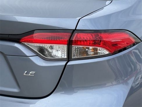 Used 2024 Toyota Corolla LE image 7