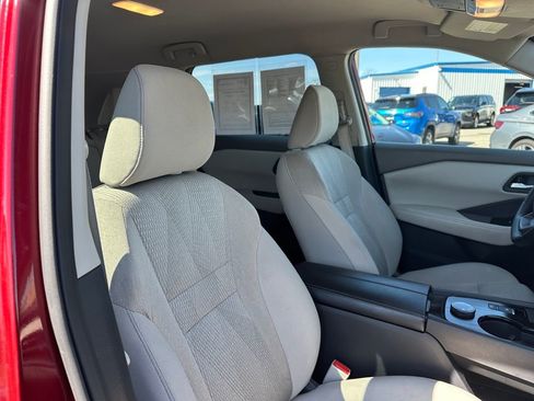 Used 2025 Nissan Rogue SV image 18