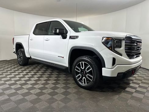 Used 2022 GMC Sierra 1500 AT4 w/ AT4 Premium Package image 2